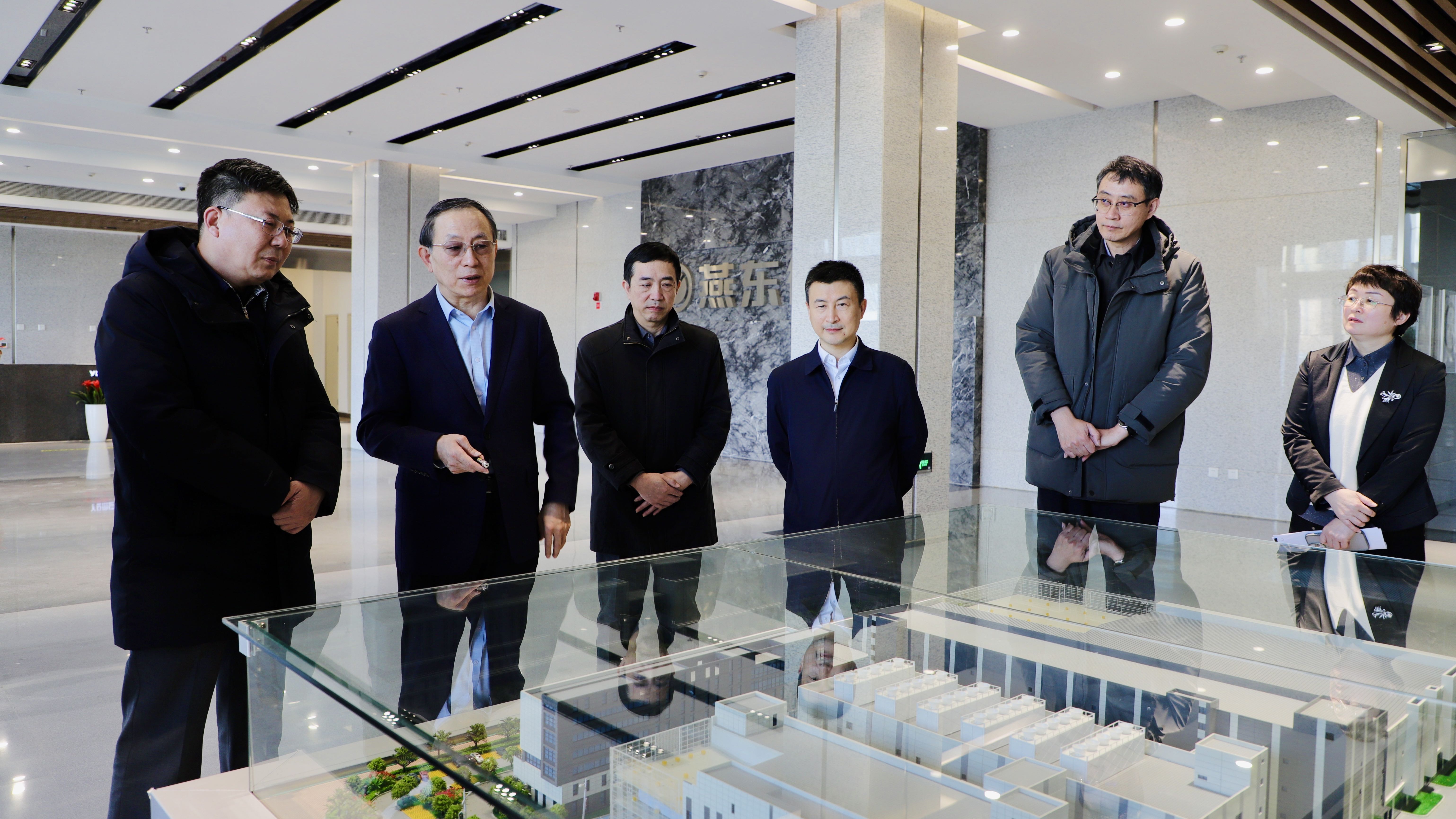 共建产教育人新模式，持续塑造发展新动能 ——北京市教委领导到豪门微调研指导校企合作工作